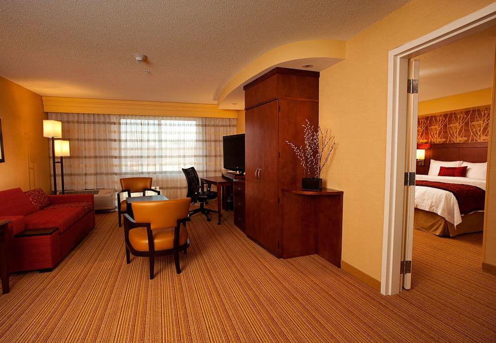 Courtyard Milwaukee Airport Hotel Luaran gambar