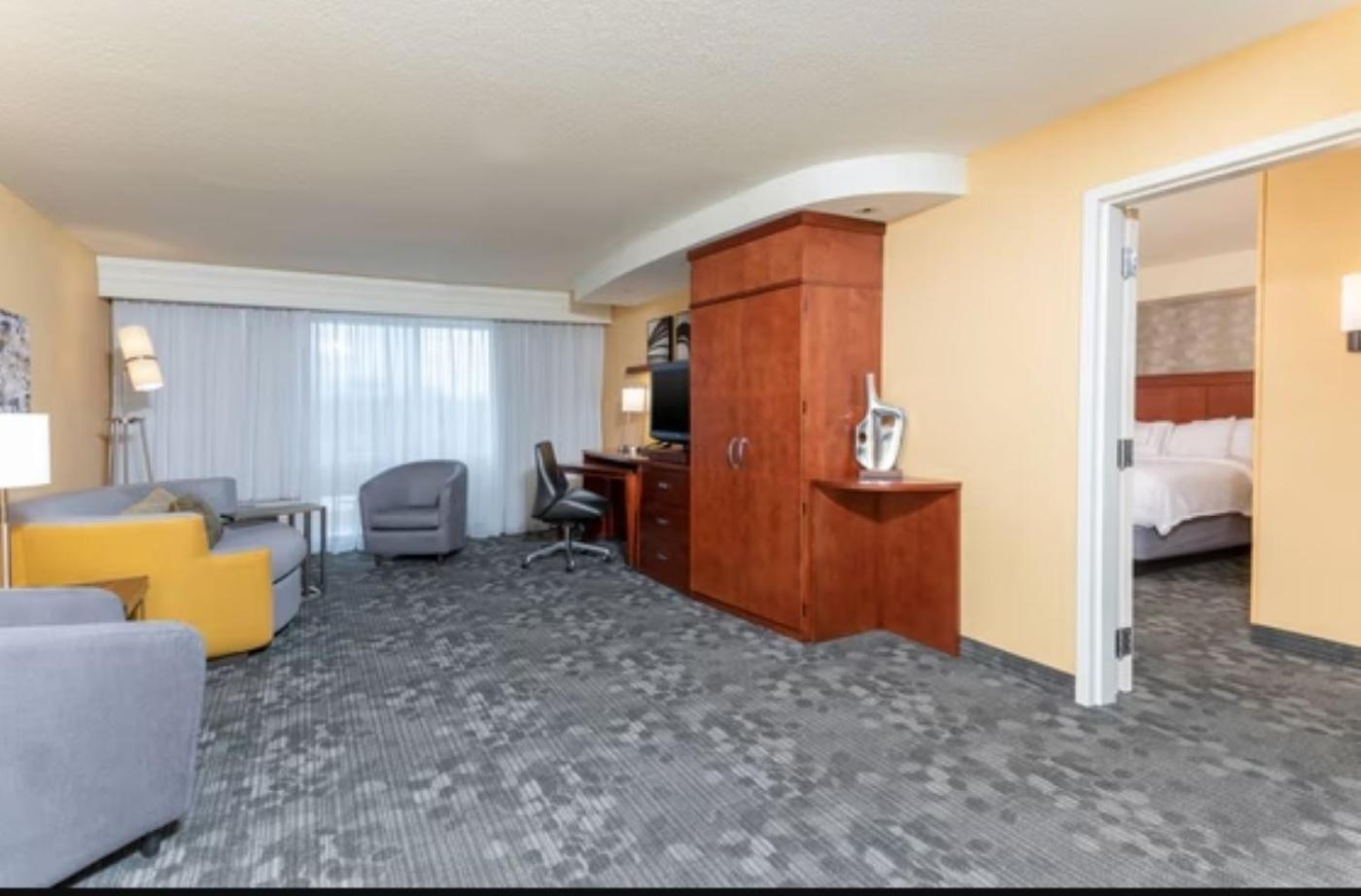 Courtyard Milwaukee Airport Hotel Luaran gambar