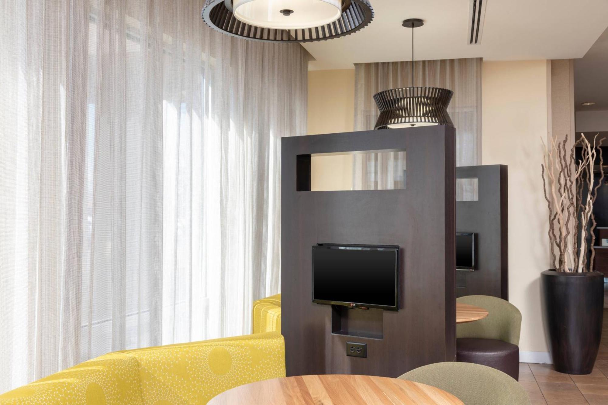 Courtyard Milwaukee Airport Hotel Luaran gambar