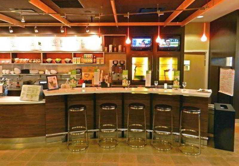 Courtyard Milwaukee Airport Hotel Restoran gambar