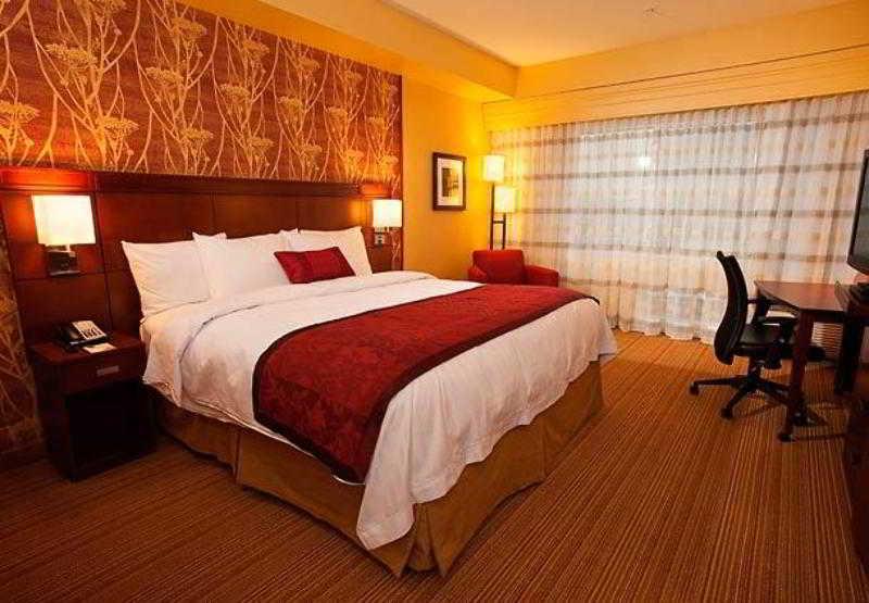 Courtyard Milwaukee Airport Hotel Bilik gambar